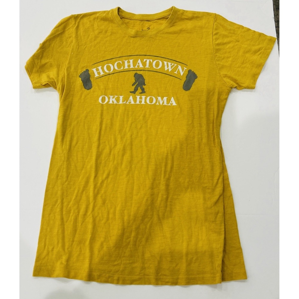 Hochatown Oklahoma OK Women's T-Shirt Hometown Town City Baby Tee Size S Bigfoot